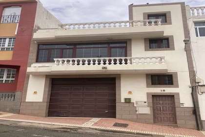 Chalet for sale in Carrizal, Ingenio, Las Palmas, Gran Canaria. 